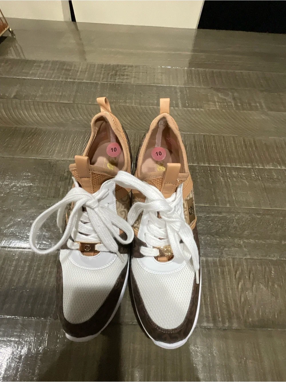Guess Women's White Brown Tan Logo-Accent Sneakers - Picture 2 of 6
